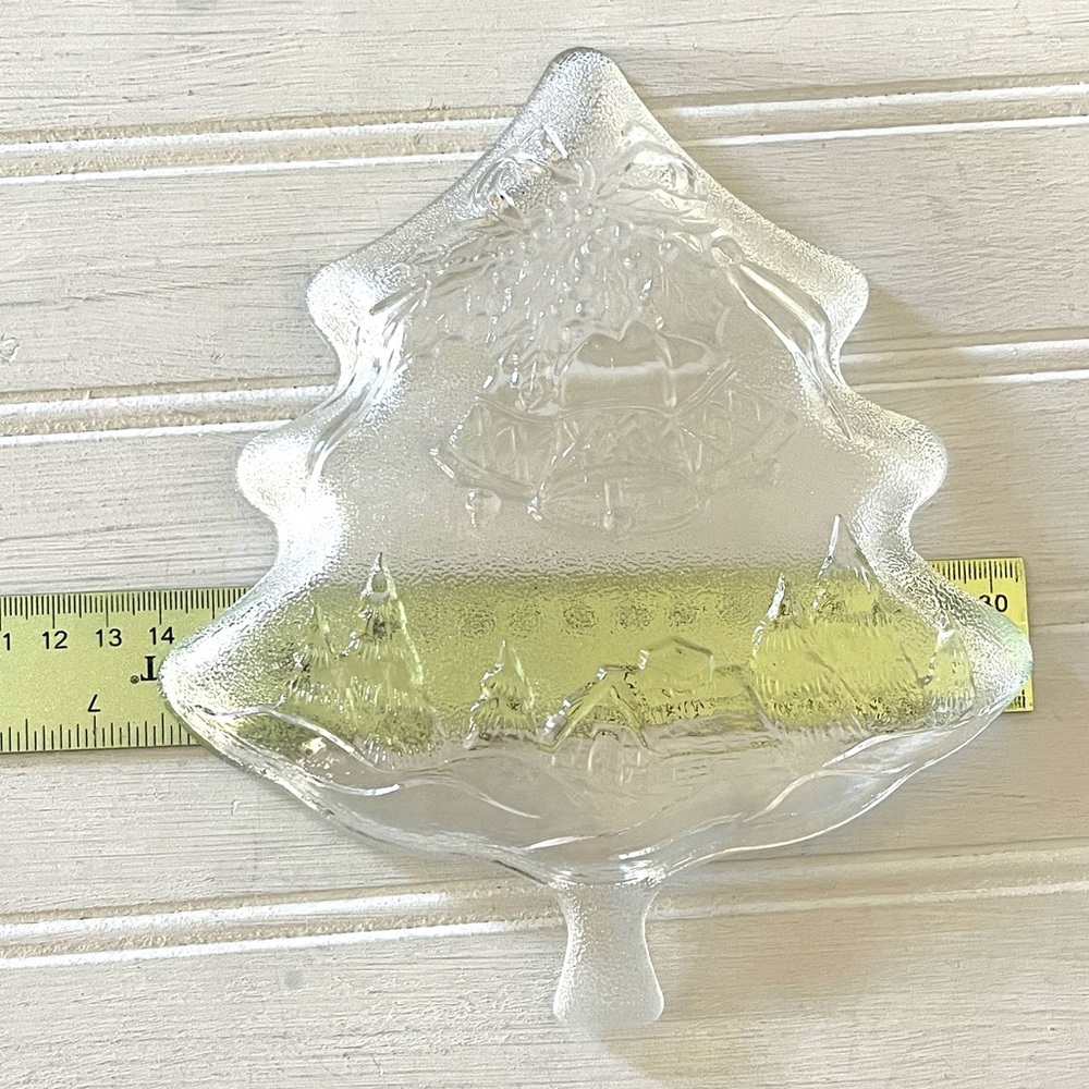 Vintage Glass Christmas Tree Serving Candy Trinket Dish Mistletoe Bells Design - Picture 8 of 10